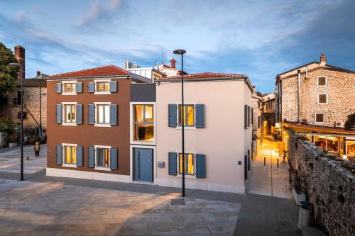 Studio Maestral by Briskva