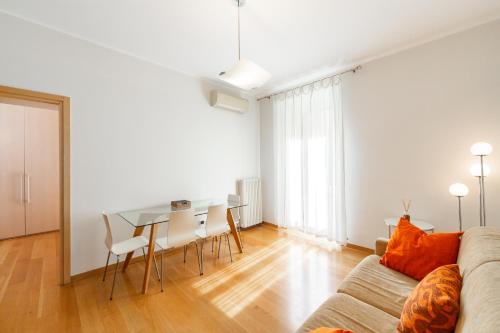 Youhosty - Arco della Pace Apartment