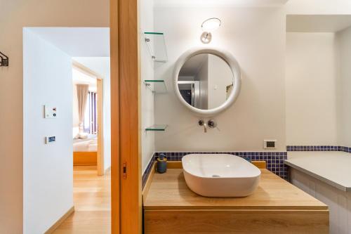 Youhosty - Arco della Pace Apartment