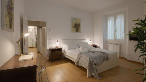 Ponte Vecchio Central Vintage Apartment