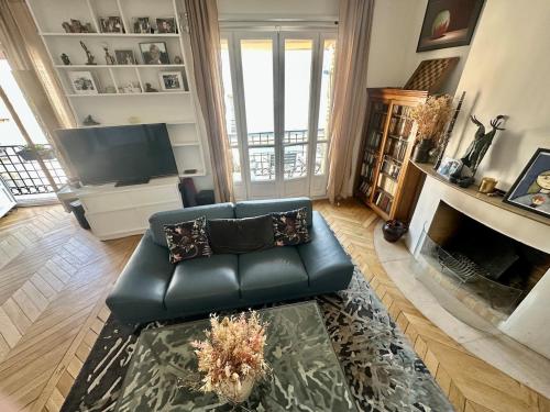 Beautiful Apartment with Seine and Musée d'Orsay View