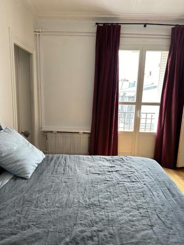 Beautiful Apartment with Seine and Musée d'Orsay View