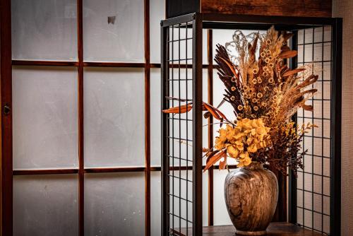ACOE OKUBO I 2-Story Home in Shinjuku's Food Heaven Area