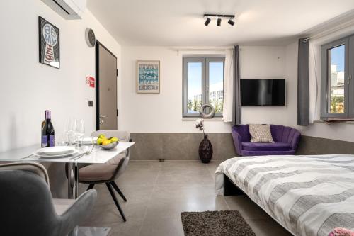 Studio Garbin by Briskva