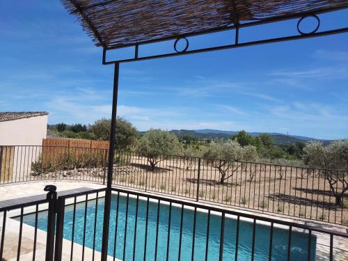 Comme un Dimanche, piscine privée avec jardin