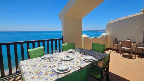 The Panoramic Penthouse of Art