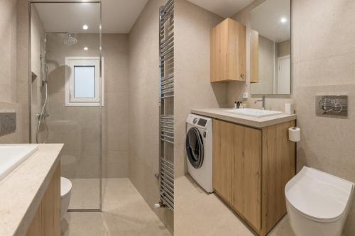 Suburban 3BR Apartment in Marousi by UPSTREET