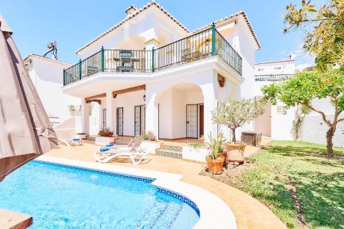 Πισίνα στο ή κοντά στο JA01 Villa Tomasina by HolidayAndaluz