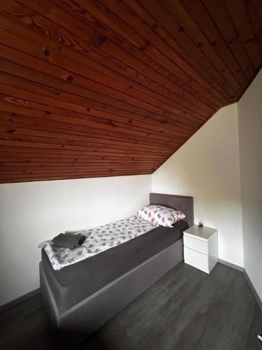 Larisa apartmaにあるベッド