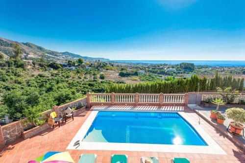 Villa Blancuzcal by Villa Plus