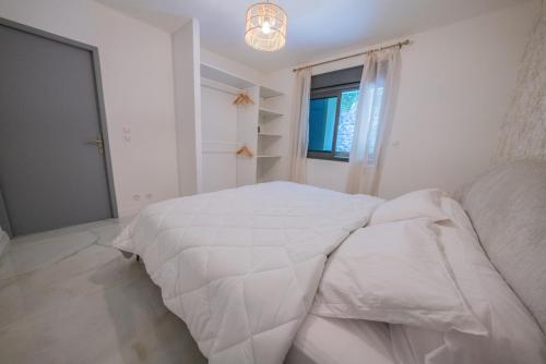 Postel nebo postele na pokoji v ubytování Sea View & Spa