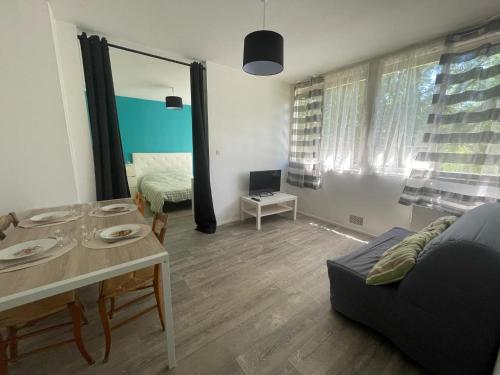 Photo de la galerie de l'établissement L'appart T2 cosy plein sud, à Limoges