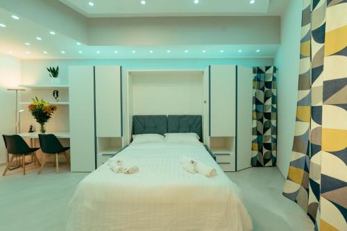 30' Walk Vatican & Stadium Art, Smart Home