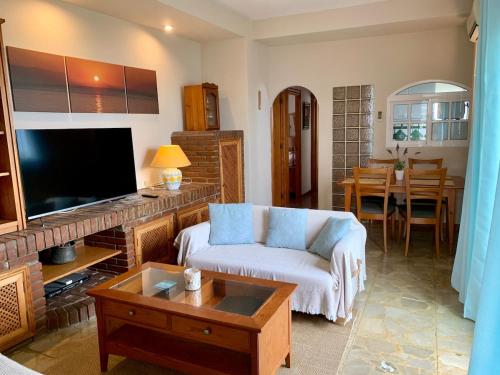 Carihuela beachfront penthouse, unique views
