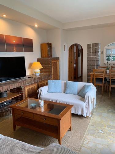 Carihuela beachfront penthouse, unique views