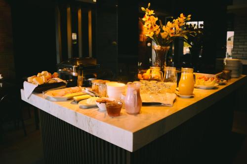 Jídlo v hotelu nebo okolí