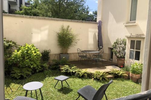 Photo de la galerie de l'établissement Apt with terrace Near Paris, à Neuilly-sur-Seine