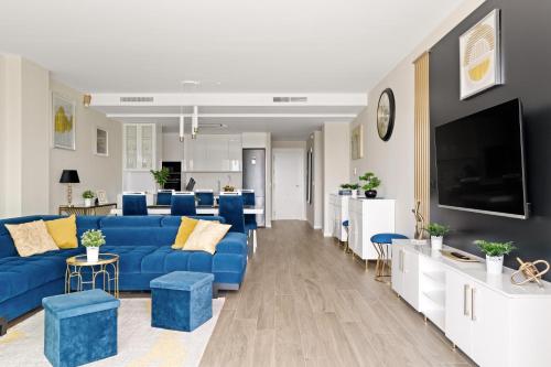 TV a/nebo společenská místnost v ubytování Luxury Apartment Tomaso - The View Fuengirola