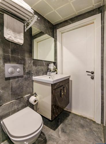 Ένα μπάνιο στο Sisli Form Hotel