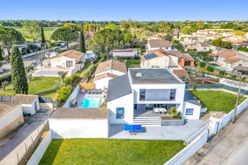 Villa Manade by Villa Plus