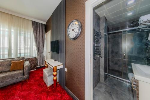 Μια τηλεόραση ή/και κέντρο ψυχαγωγίας στο Sisli Form Hotel