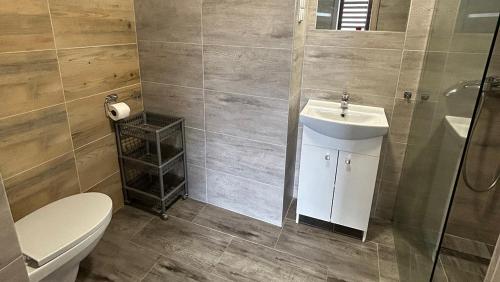 Ένα μπάνιο στο Na Fali