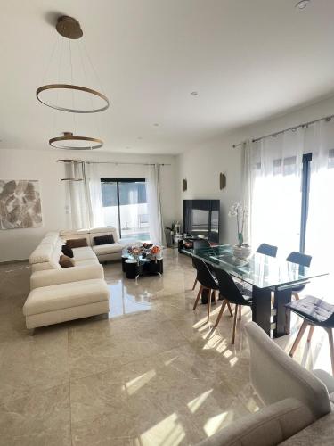 Villa 4 chambres avec piscine en bord de mer