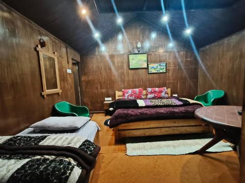 صورة لـ Bluepine Cottages Pangot في ناينيتال