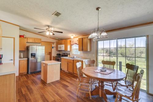 Fotografie z fotogalerie ubytování Hunt, Fish, Unwind Countryside Escape in Texas! v destinaci Hawley