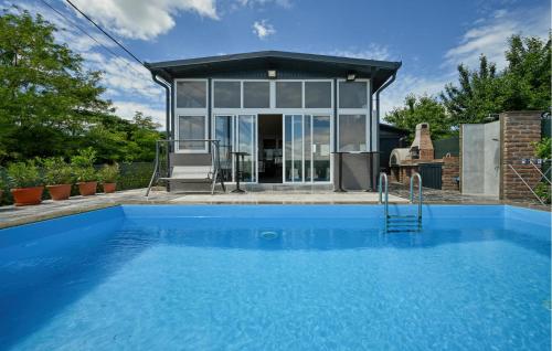 Πισίνα στο ή κοντά στο Gorgeous Home In Koprivnica With Sauna