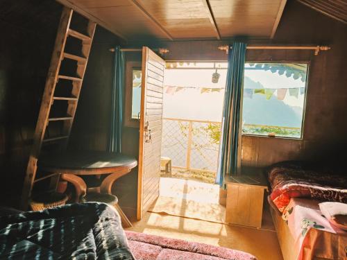 صورة لـ Bluepine Cottages Pangot في ناينيتال