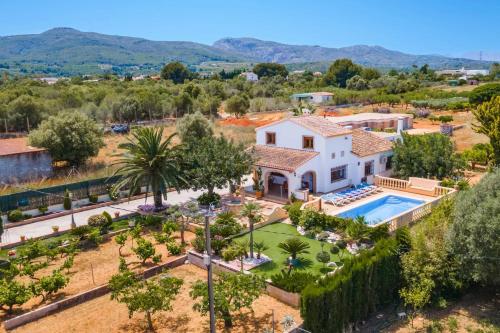 Villa Estiu by Villa Plus