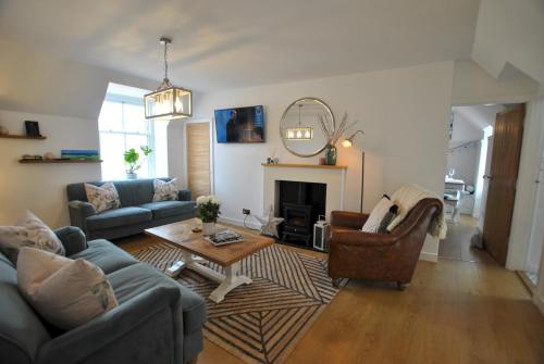 Gallery image of Harbour Sunrise- stunning coastal apartment in Crail