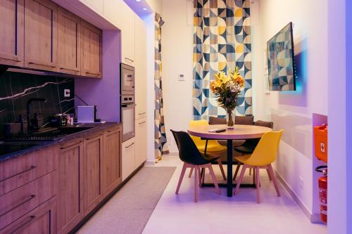 30' Walk Vatican & Stadium Art, Smart Home