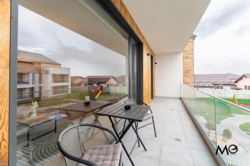 Πισίνα στο ή κοντά στο MoHost Uno - Elevated Stay with Mountain Views