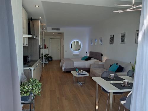 Χώρος καθιστικού στο SUITE CONTI 36 terrazza sul mare