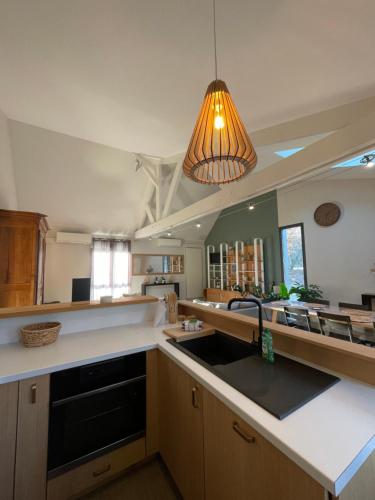 Dapur atau dapur kecil di Le Loft Gramat Gîte & Bien-Etre