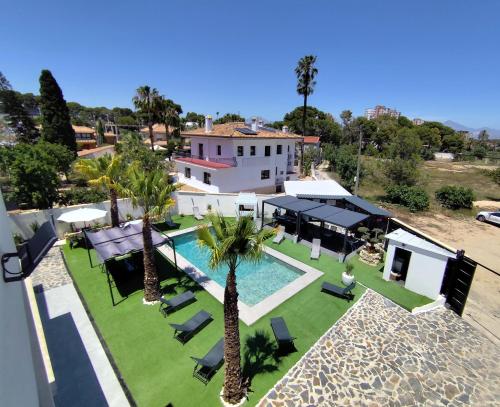 Mediterranean Moon House