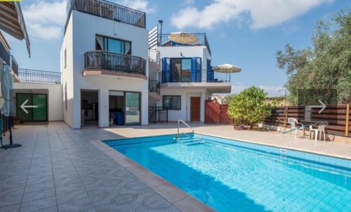 Cosy home with rooftop terrace