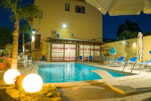 Bazén v ubytování B&B Villa Concordia Vip nebo v jeho okolí