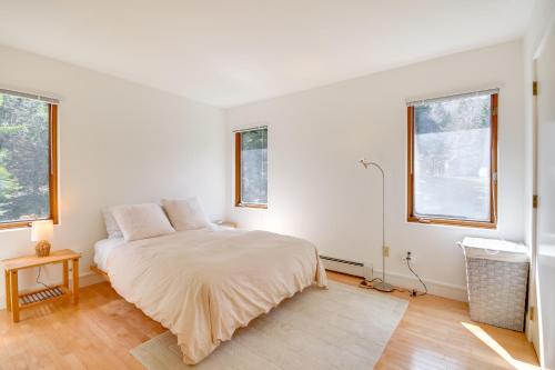 Katil atau katil-katil dalam bilik di 6 Mi to Lake and State Park Hideaway in Elmore!