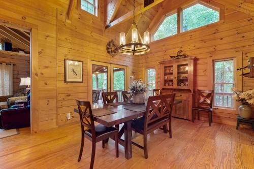 Fotografie z fotogalerie ubytování Glen Laurel Cabin v destinaci Cullowhee