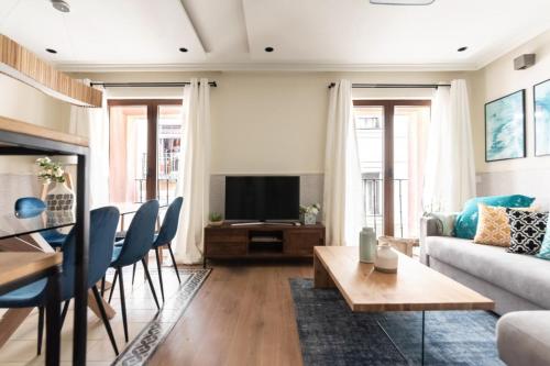 Sophisticated Refurbished - 2BD 2BTH-Malasaña