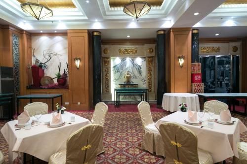 Restaurace v ubytování Anting Villa Hotel