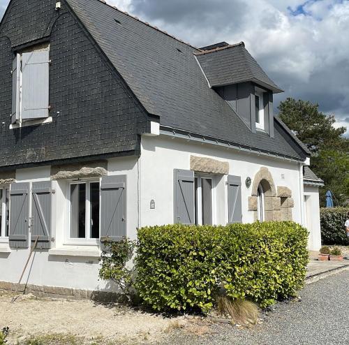 Jolie petite maison bord de mer