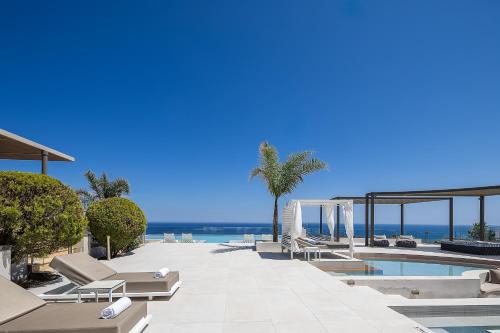 Villa Belle, Where Sea Views Meet Sunset Magic by etouri