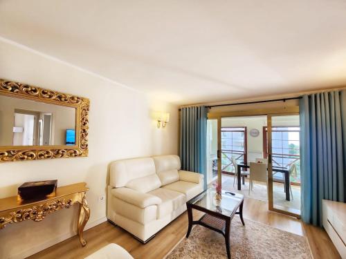 Luxury unique central flat with 2 swimming pools