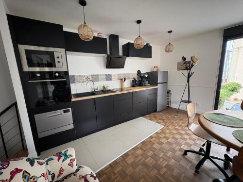 Cucina o angolo cottura di L'ATELIER YPORT