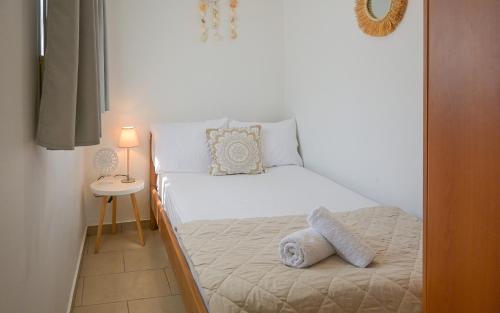 Jenny Sam renovated house for 5 near center and be