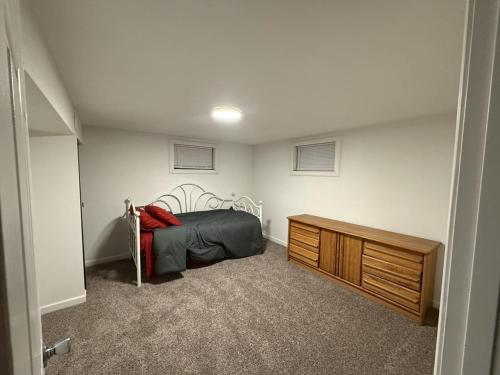 Postel nebo postele na pokoji v ubytování Comfortable Family Getaway